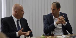 Özersay, seçim çalışmalarını sürdürüyor