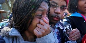 ABD, polisin vurduğu siyah genç için ayakta