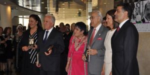 Sanatçılarımızın eserleri İzmirde sergileniyor