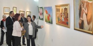 “Kadın Dünyasından Renkler” sergisi açıldı