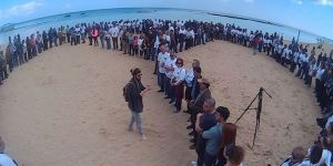  Kumsalda barış sesleri…