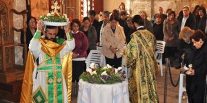 500 Kıbrıslı Rum ayin yaptı