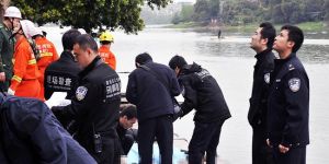 Tekne beklerken üzerlerine kaya düştü