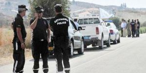 Maske ve bıçakla sandviç çaldılar!