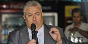 UBP karpuz gibi ikiye ayrıldı