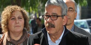 Onurer’den, Araç Kayıt Dairesi’ndeki greve destek