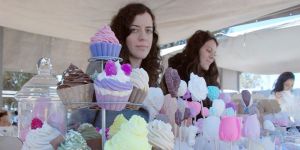 Rengarenk kokulu sabunlar üretiyorlar…