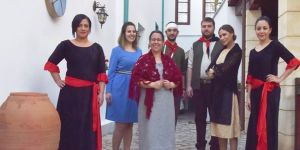 “Carrar Ana’nın Silahları” ayakta alkışlandı