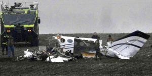 Sporcuları taşıyan özel uçak düştü