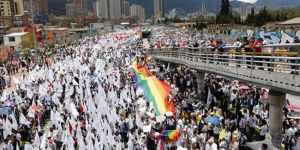 Binlerce Kişi Barış İçin Yürüdü