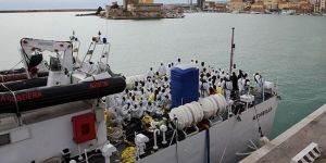 Akdenizde bin göçmen kurtarıldı