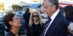 Akıncı Lefkoşa’da yurttaşlarla buluştu