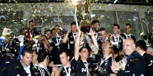 Şampiyon kupasını kaldırdı: 4-1