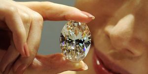 Pırlanta yüzük 22 milyon Dolara satıldı