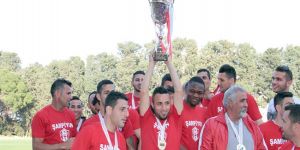  Girne Halk Evi kupayı kaldırdı