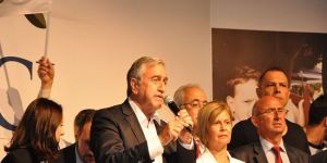 Akıncı, İnönü Meydanında zafer konuşması yaptı