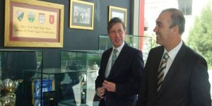 İngiliz Komiser’den KTFF’ye ziyaret