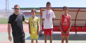 Küçükler şampiyonluk için yarışıyor