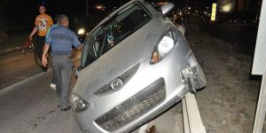 Bariyerlere çarparak durabildi