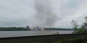 Nükleer santralin trafosu patladı