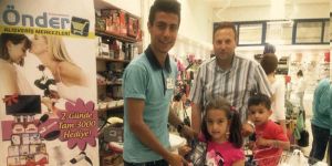 İki günde 3000 hediye verdi