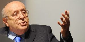 DEMİREL, HASTANEYE KALDIRILDI