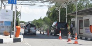 KİMLİK GÖSTER, GEÇ!