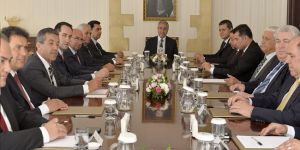 Akıncı, siyasi partiler ile görüşüyor