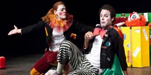 Alkışlar İki Bavul Dolusuna