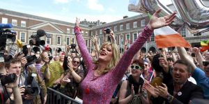 İrlandalılar, eşcinsel evliliklere ‘evet’ dedi!