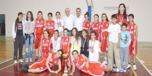 Levent şampiyon: 36-50