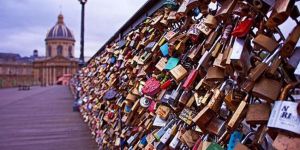 Pariste aşk kilitlerine veda