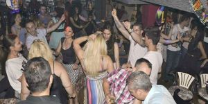 Bomond Bar 1.yılını kutladı