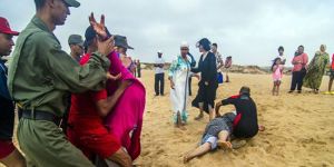 Denize giren sporcular boğuldu