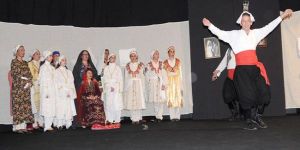 “Kıbrıs Düğünü”oyunu büyük alkış topladı    