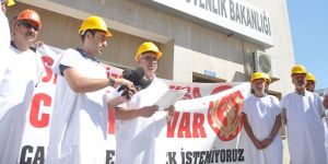 DEV-İŞ’ten kefenli eylem: Sendika yoksa cinayet var