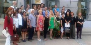 “Yalnızca Barışa Tarafız” sloganıyla karma resim sergisİ