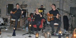 Niyal söylüyor, Ego coşuyor