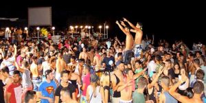 Beach Party’de gençler eğlendi