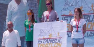 Ares Triatletleri yine kürsüde