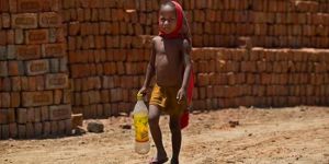 Pakistanda ölü sayısı 1400e yükseldi