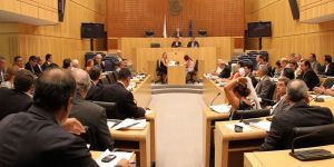 AKEL ve DİSİ müzakerelerden memnun, DİKO ve EDEK kaygılı