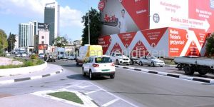 Cadde trafiğe açıldı
