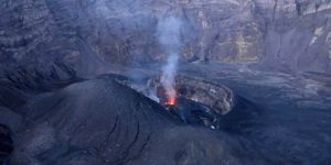 Raung Yanardağı faaliyete geçti