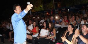 Ahmet Selçuk İlkan, İskele’de sahne aldı