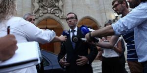 Eide sohbet toplantısına katılıyor