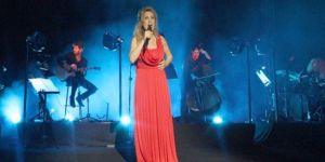 Lara Fabian barış için söyledi