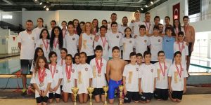  Yüzmede zafer YDÜ’nün