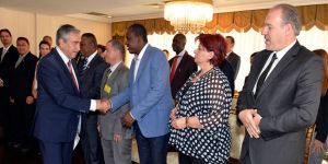 Akıncı yabancı parlamenterleri kabul etti