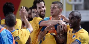 Kıbrıs’tan APOEL TURLADI